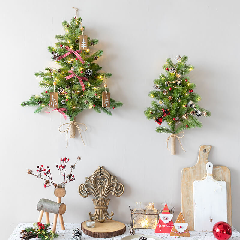 Christmas-tree-on-the-wall-03