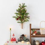 Christmas-tree-on-the-wall-04