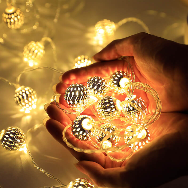 Moroccan-bal-christmas -lights-1